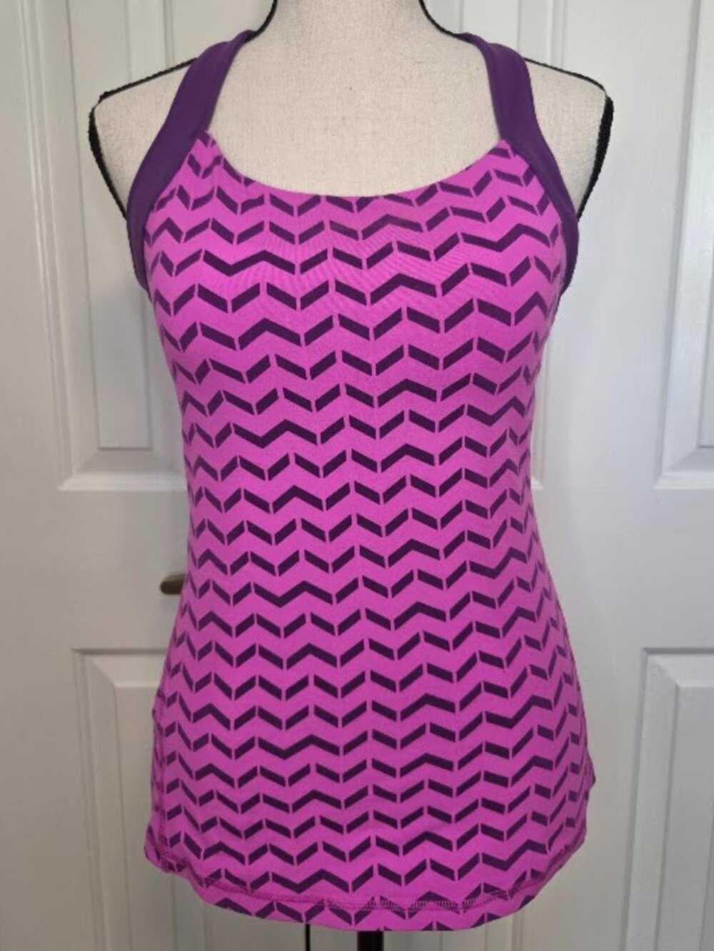 Lucy Pink Purple Geometric Racerback Workout Tank Built-In Bra Medium